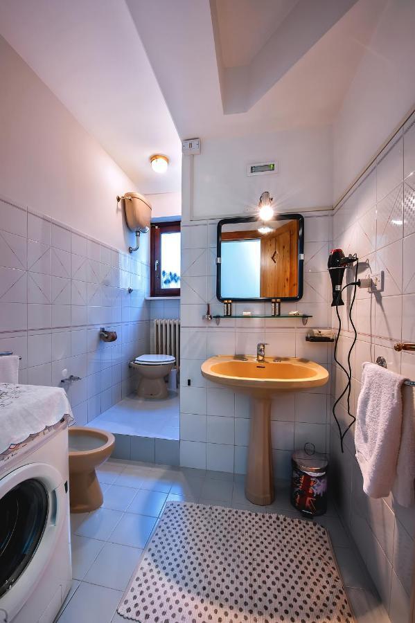 A Casa Di Galdino E Vittorianna Appartement LʼAquila Buitenkant foto